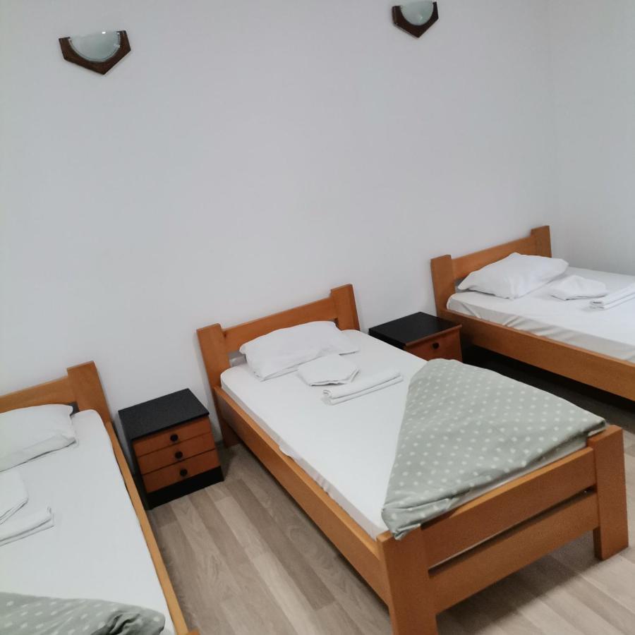 Hotel Duga โนวีซาด ภายนอก รูปภาพ