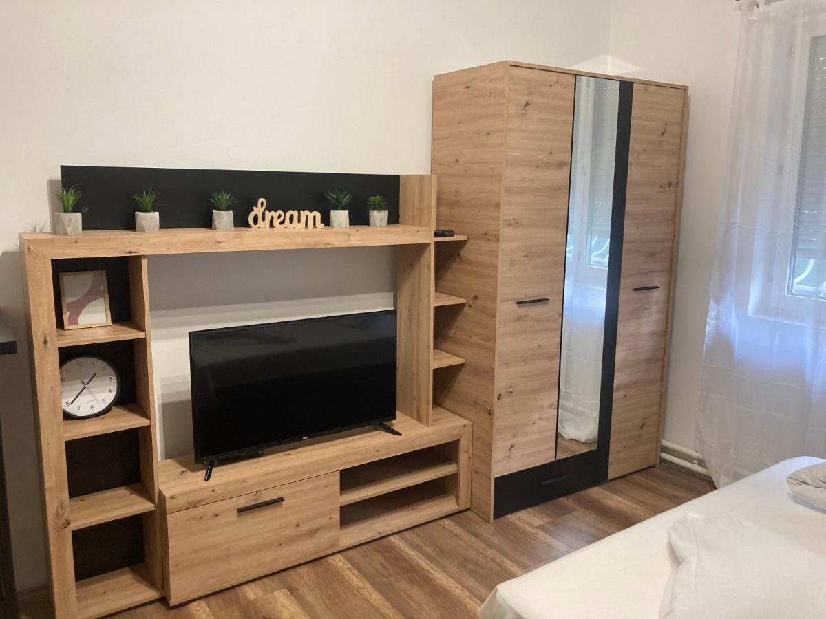 Hotel Duga โนวีซาด ภายนอก รูปภาพ