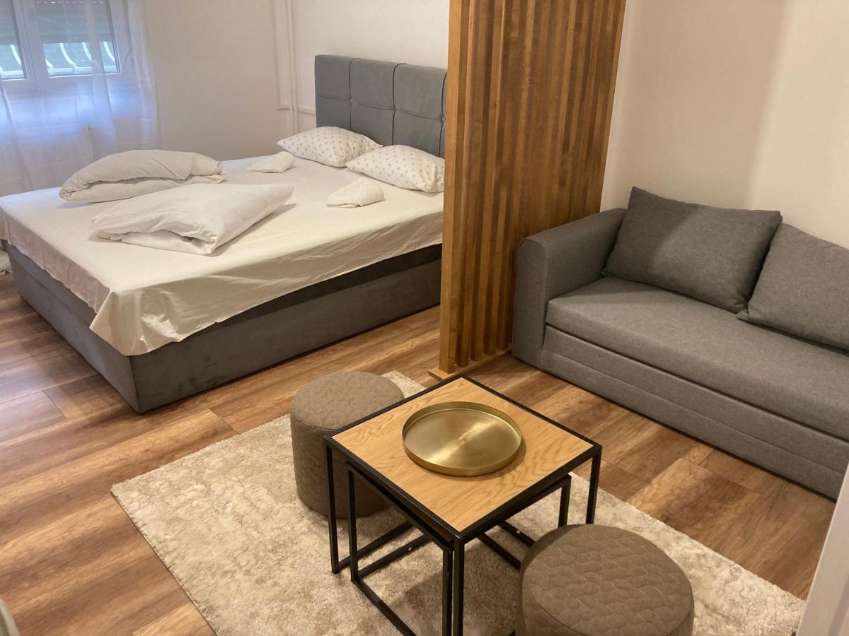 Hotel Duga โนวีซาด ภายนอก รูปภาพ