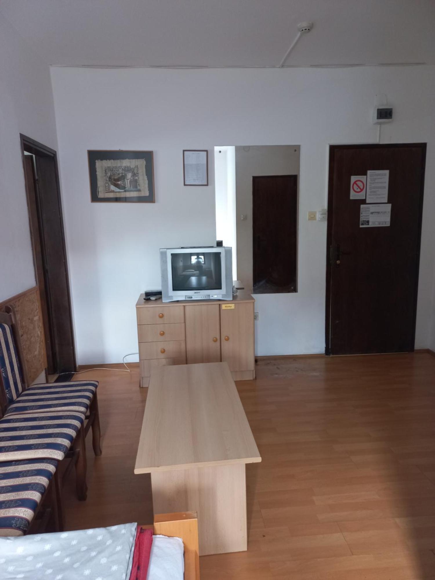 Hotel Duga โนวีซาด ภายนอก รูปภาพ