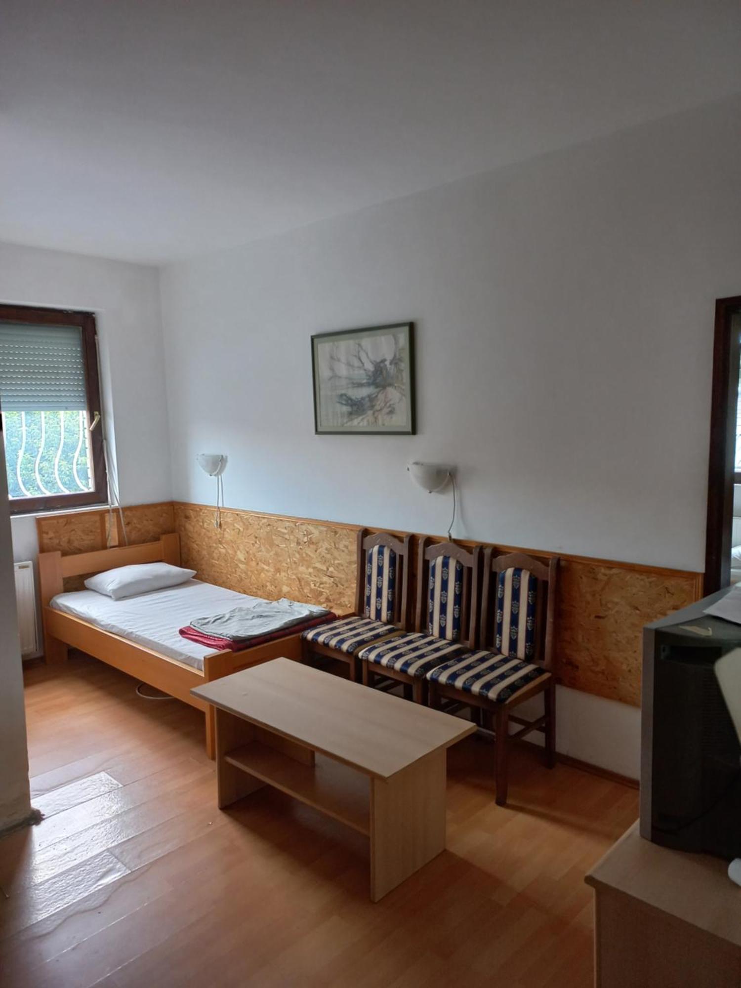 Hotel Duga โนวีซาด ภายนอก รูปภาพ