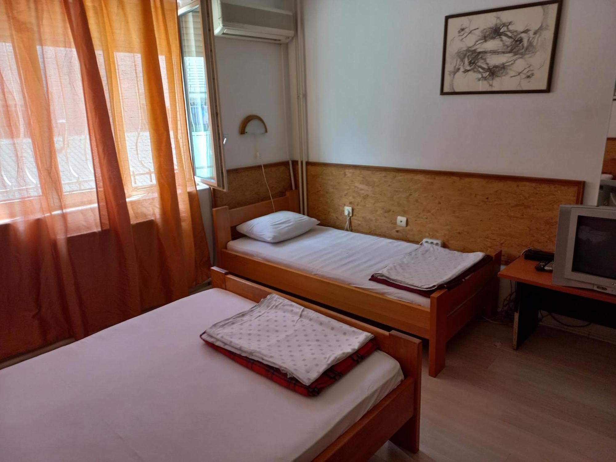 Hotel Duga โนวีซาด ภายนอก รูปภาพ