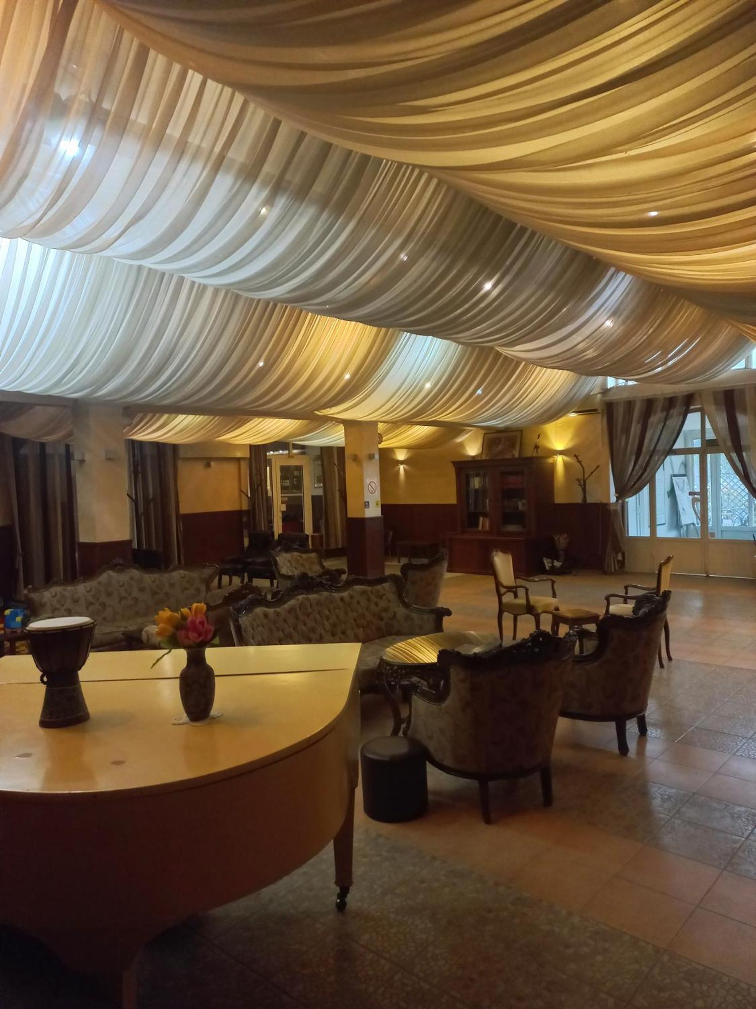 Hotel Duga โนวีซาด ภายนอก รูปภาพ