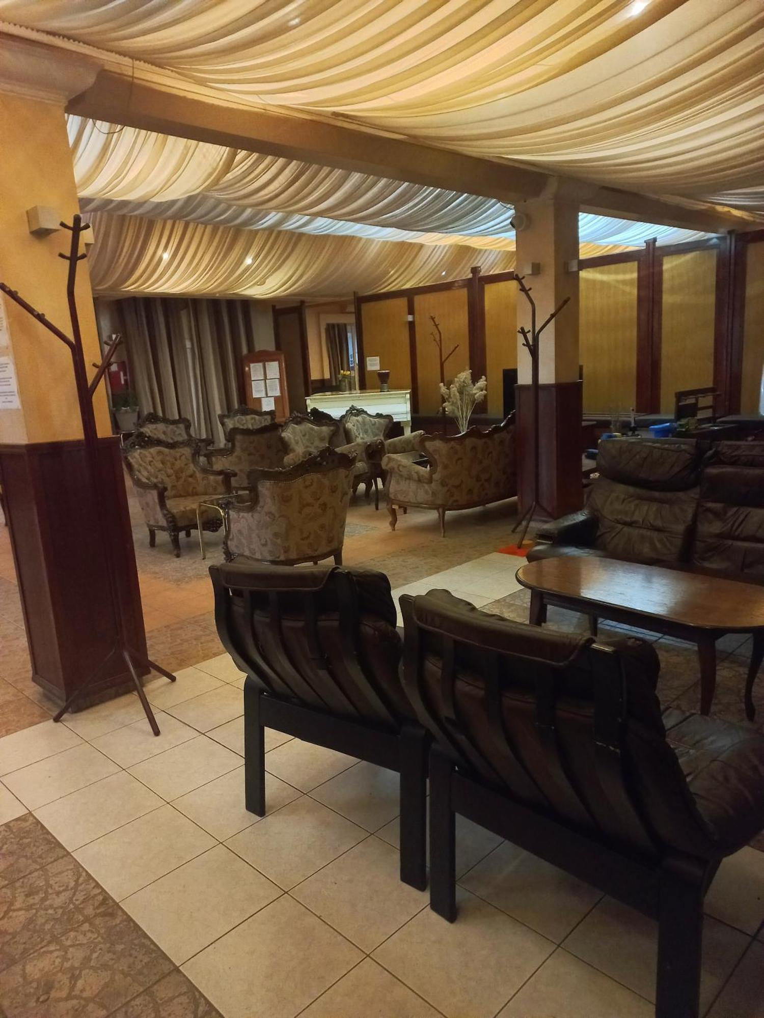 Hotel Duga โนวีซาด ภายนอก รูปภาพ