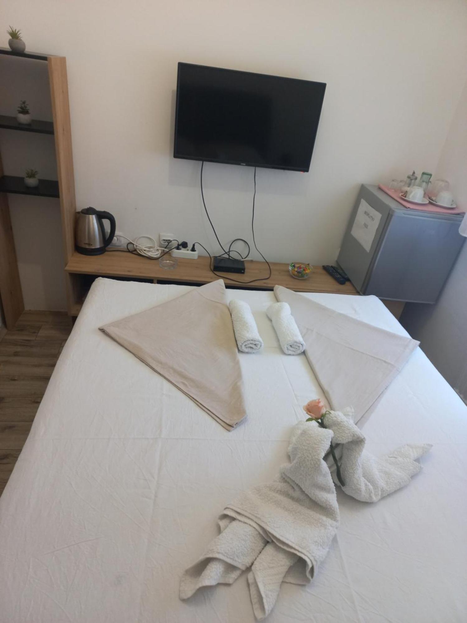 Hotel Duga โนวีซาด ภายนอก รูปภาพ