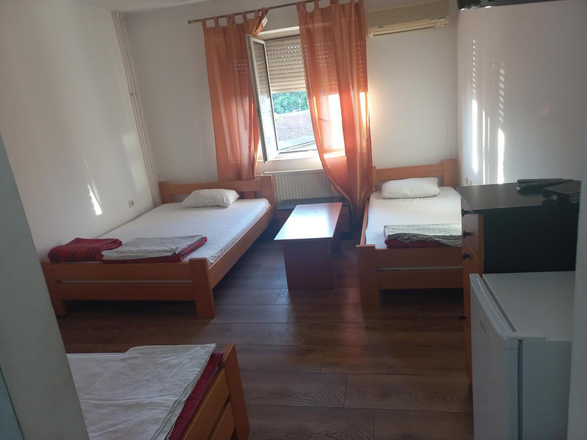 Hotel Duga โนวีซาด ภายนอก รูปภาพ