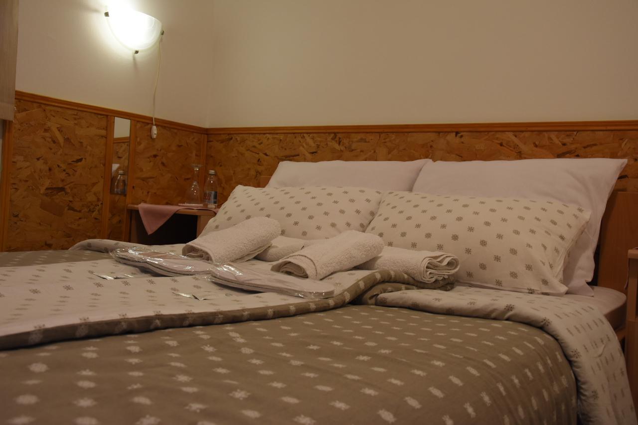 Hotel Duga โนวีซาด ภายนอก รูปภาพ