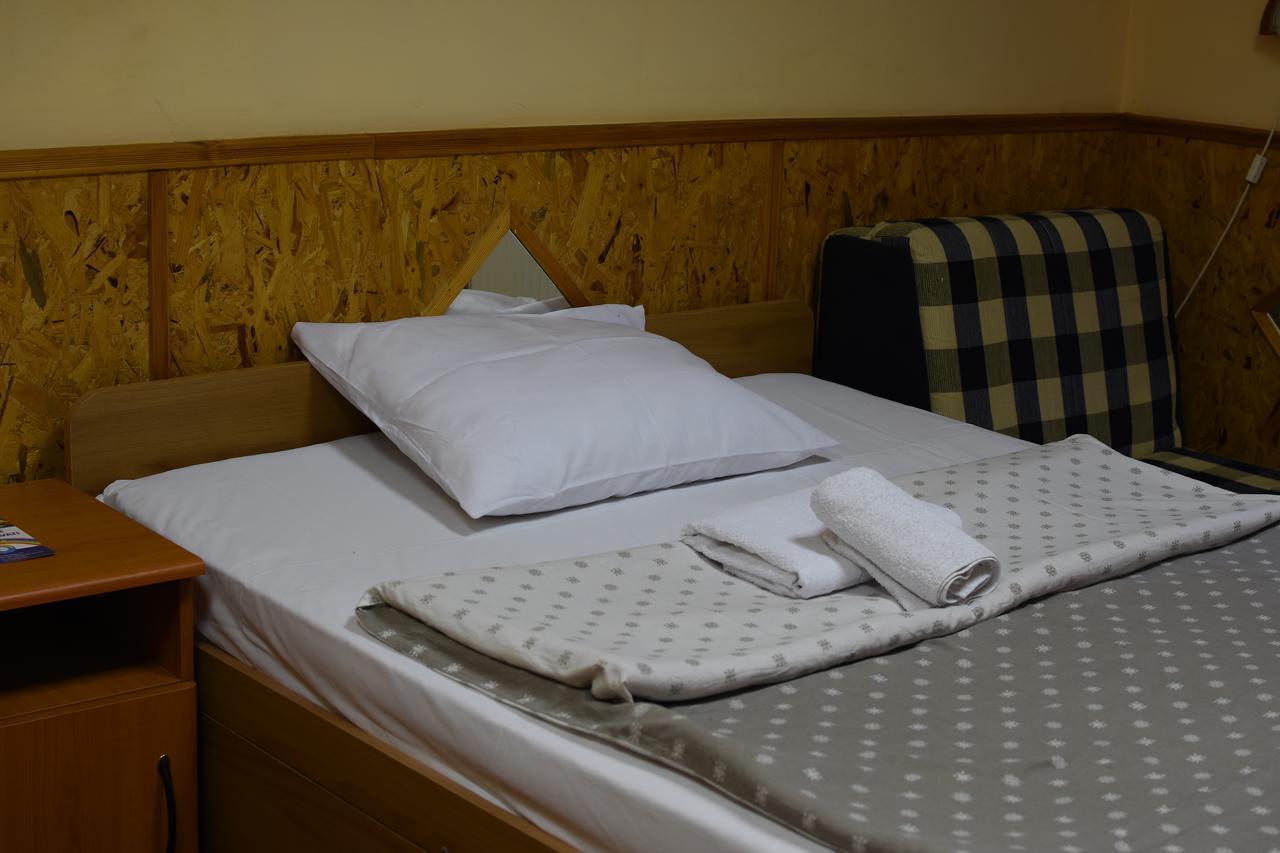 Hotel Duga โนวีซาด ภายนอก รูปภาพ
